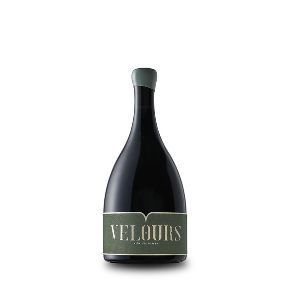 Wine bottle with 'Velours' label on a white background